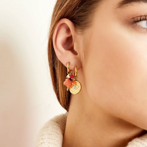 VIE earrings Orange Clover model