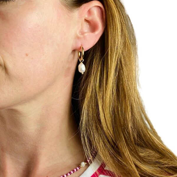 VIVIEN earrings Pearls model